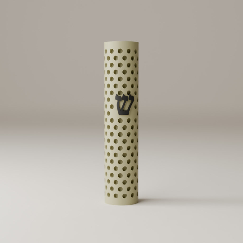 בית מזוזה המחורר, גוף שמנת, שין שחור