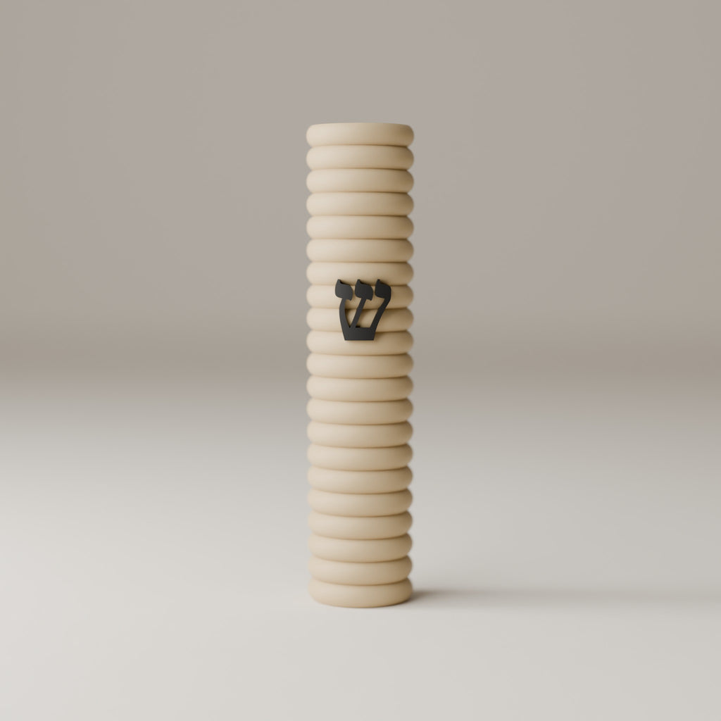 בית מזוזה הקפיץ, גוף בז', שין שחור